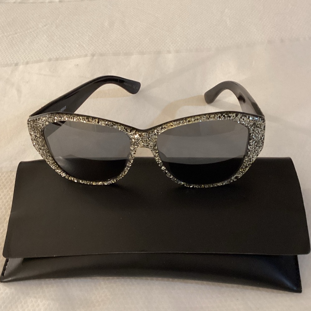 YVES SAINT LAURENT
Silver Glitter Plastic Sunglasses - Picture 4 of 11